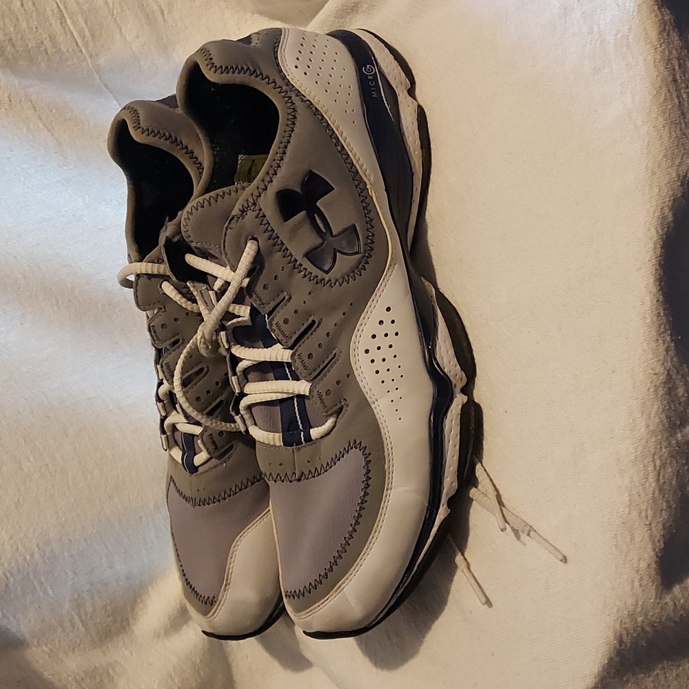 UNDER ARMOUR,Men’s Athletic Shoes, Size 11, gray&white, lace up,